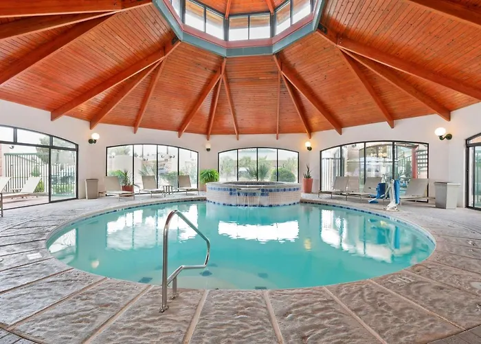 Best Western Plus Swiss Chalet Hotel & Suites